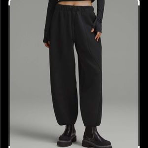 LULULEMON BNWT mixed fabric        Relaxed Fit Tapered HR fit